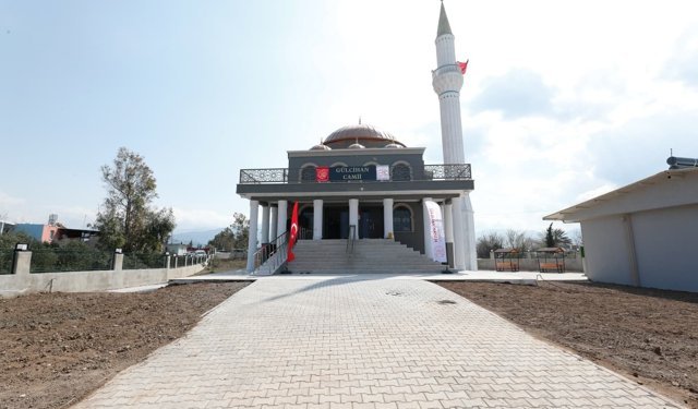 Hatay'da depremlerin ardından 123'üncü cami ibadete açıldı