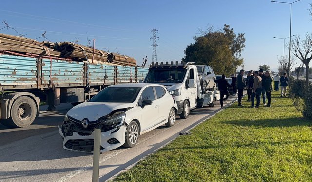 Hatay'da zincirleme trafik kazasında 5 araçta hasar oluştu