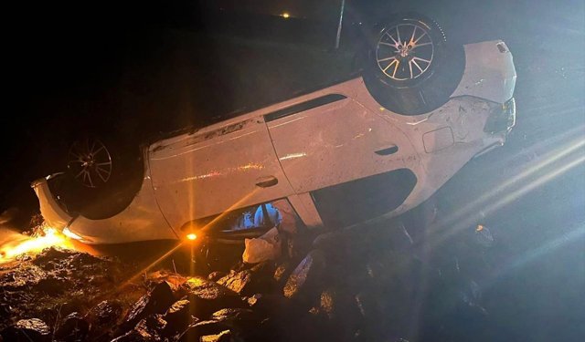 Şanlıurfa'da şarampole devrilen otomobildeki 6 kişi yaralandı