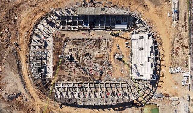 Dulkadiroğlu İstasyon Mahallesi’nde şehrin yeni stadyumu hızla yükseliyor!