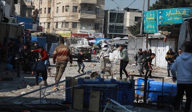 İsrail Nablus’ta bir kız okuluna saldırı düzenledi