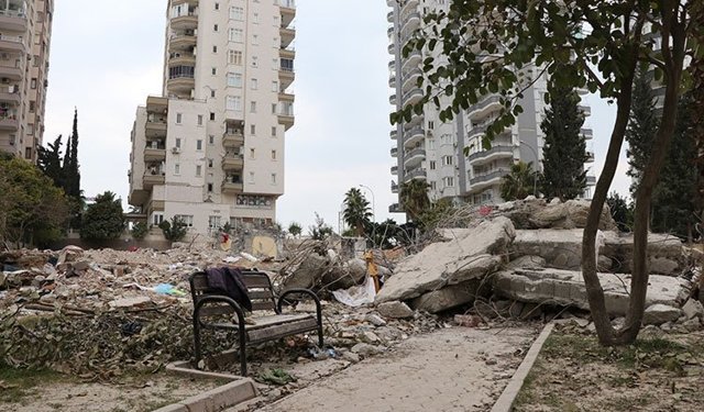 Depremde yıkılan apartmanın firari müteahhidi Tayland'da yakalandı