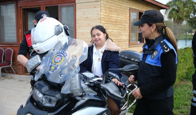Adana'da Atlı Polis Grup Amirliği özel gereksinimli çocukları ağırladı
