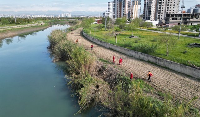 Mersin'de şelaleye girdikten sonra kaybolan genci arama çalışmaları sürüyor