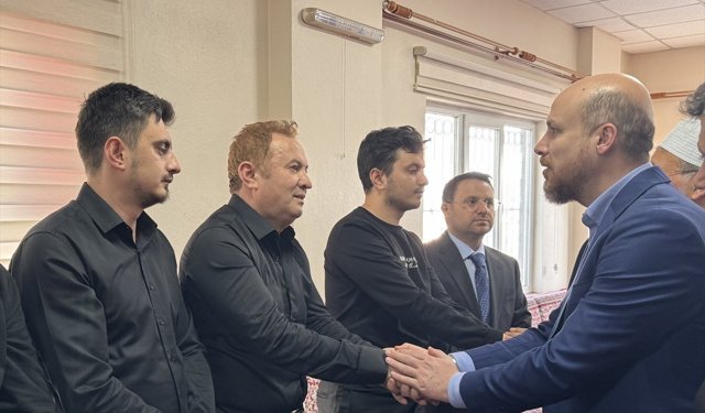 Öğretmen Ayla Kara'nın Ailesi Yalnız Bırakılmadı: Bakanlardan Taziye Ziyareti