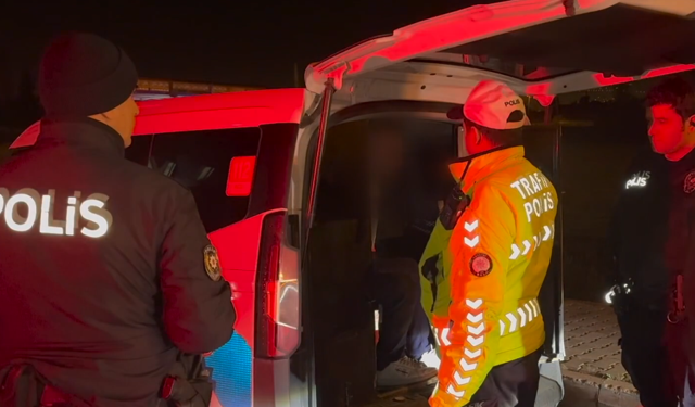 Kayseri'de polisten kaçan alkollü sürücü kaza yapınca yakalandı