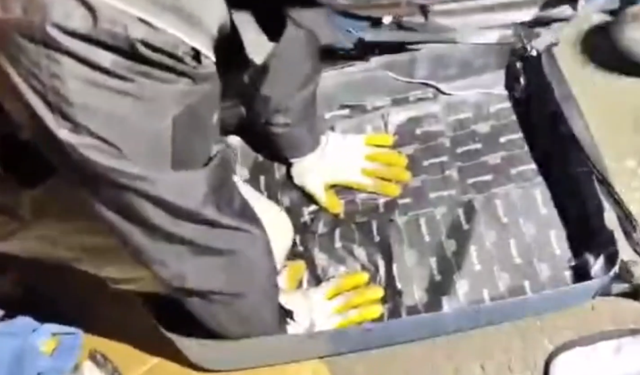 Şanlıurfa'da valiz içerisinde 2 kilo 400 gram eroin ele geçirildi