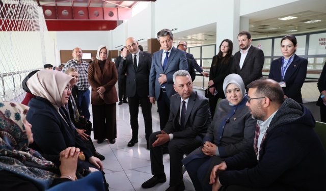 Ak Parti Kadın Kolları Başkanı Ercan Kahramanmaraş'ta Acılı Ailelerle Buluştu