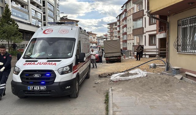 İnşaattan üzerine mutfak tüpü düşen işçi hayatını kaybetti