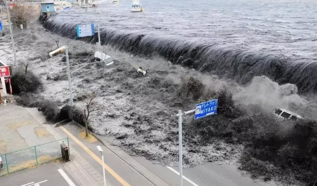 Japonya'da 7,4 büyüklüğünde deprem! Tsunami uyarısı yapıldı!