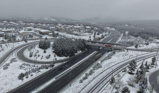 Adana'nın yüksek kesimlerinde kar yağışı etkili oldu