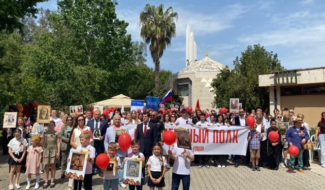Antalya'daki Ruslar Zafer bayramlarını kutladı