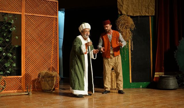 Sahne Maraş’ta “Bir Nasrettin Hoca Varmış” Oyunu Sergilendi
