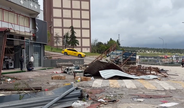 Olumsuz hava koşullarının etkili olduğu Gaziantep'te 127 elektrik direği yıkıldı