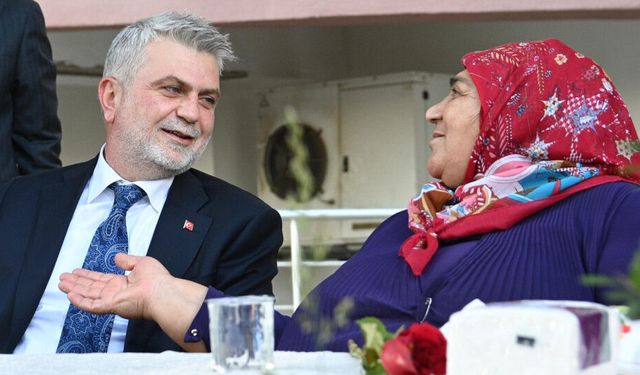 Bayram Coşkusu Şehrin Ulu Çınarlarıyla Paylaşıldı