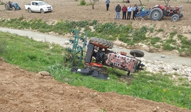 Kilis'te devrilen traktörün sürücüsü öldü