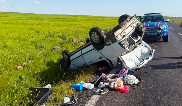Şanlıurfa'da devrilen otomobildeki 5 kişi yaralandı