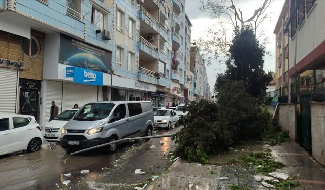 Gaziantep'te fırtına nedeniyle hasar gören 54 okul hazır hale geldi