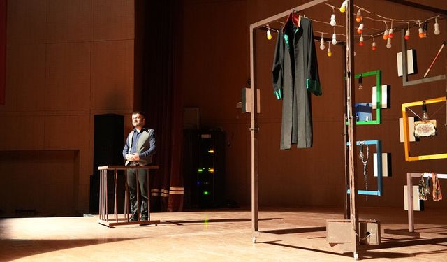 Kahramanmaraş'ta “Posta Kutusu” Tiyatro Oyunu Seyirciyle Buluştu