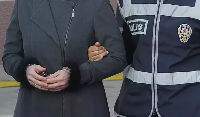 Adana'da annesini öldürdüğü iddiasıyla 16 yaşındaki kızı gözaltına alındı