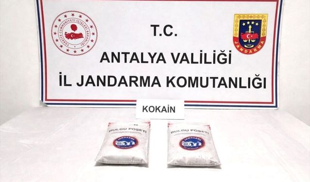 Antalya'da 1 kilo 375 gram kokain ele geçirildi