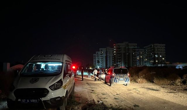 Antalya'da cezaevinden izinli çıkan hükümlü boş arazide ölü bulundu