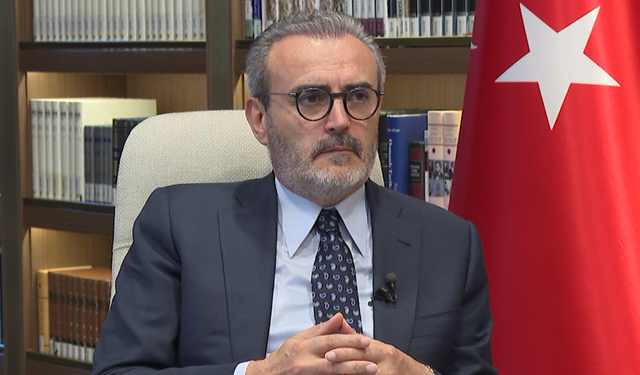Mahir Ünal’dan Düşünce Dünyasına Yeni Katkı: “Bronz Süvari” Raflarda