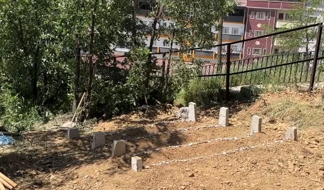 Boşanma Aşamasındaki Eş Dehşeti: Aynı Aileden 4 Kişi Yan Yana Toprağa Verildi