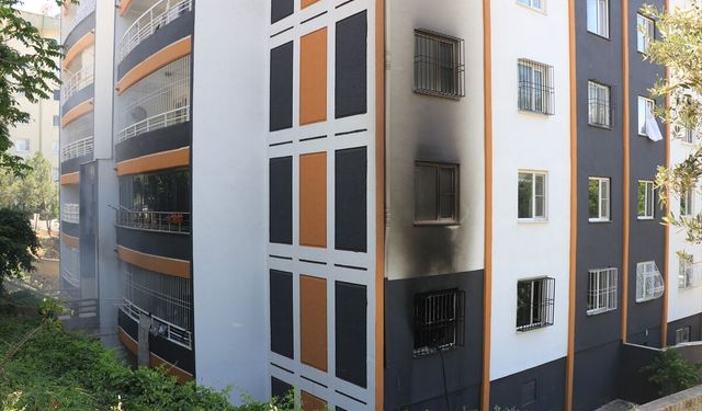 Kilis'te evde çıkan yangında 4 kişi dumandan etkilendi