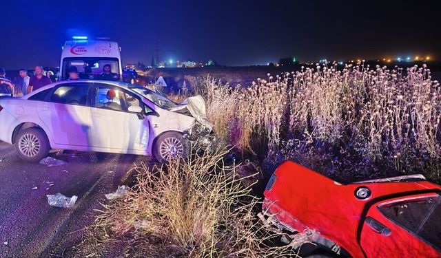 Mardin'de iki otomobilin çarpıştığı kazada 1 kişi öldü, 4 kişi yaralandı