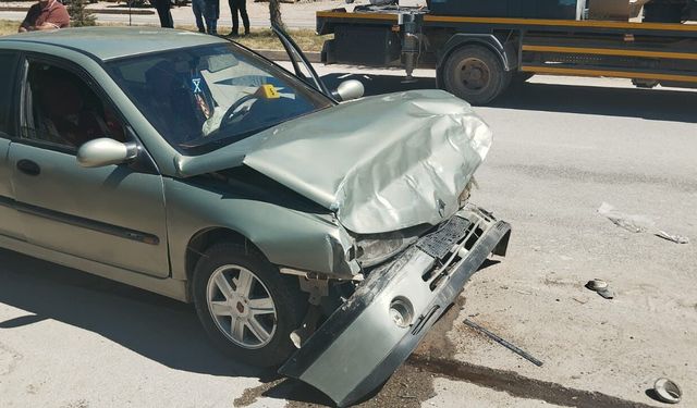 Elbistan’da Feci Kaza: Otobüse Arkadan Çarpan Otomobil Sürücüsü Yaşamını Yitirdi