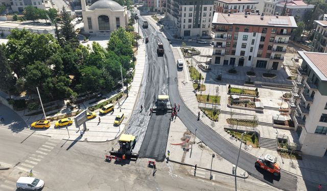 Zübeyde Hanım Caddesi’nde Son Kat Asfalt Serimine Geçildi