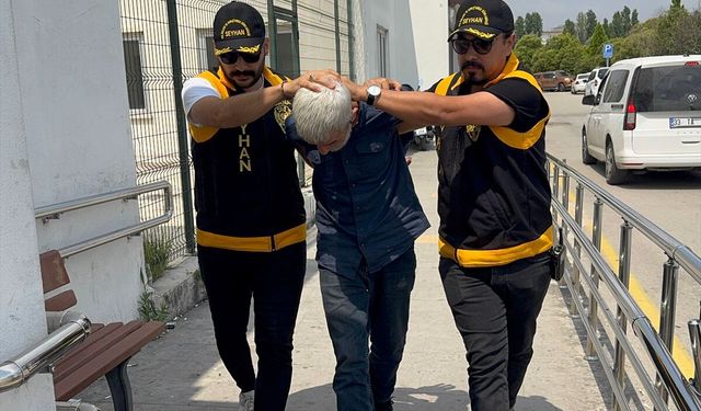 Adana'da "uyuşturucu ticareti" suçundan aranan hükümlü çarşıda gezerken yakalandı