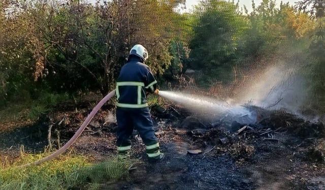 Hatay'da bahçede çıkan yangın söndürüldü