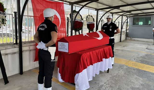 Kalp Krizi Geçirerek Vefat Eden 53 Yaşındaki Polis Memuru Mersin'de Son Yolculuğuna Uğurlandı