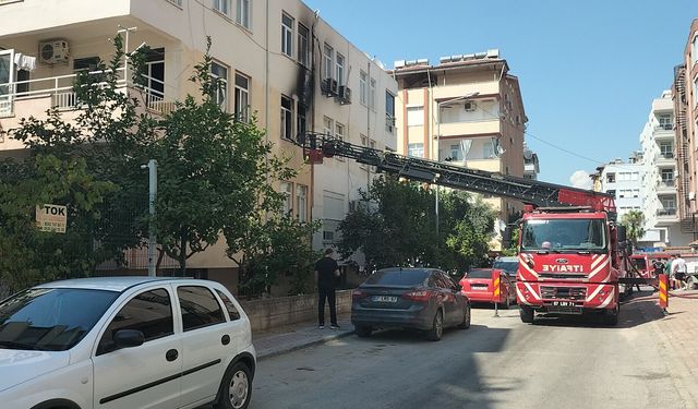Antalya'da dairede çıkan yangın söndürüldü