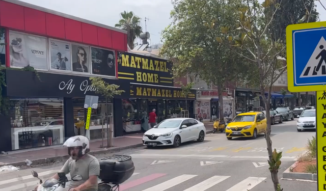 Adana'da minibüsün yaya geçidinde çarptığı kişi hayatını kaybetti