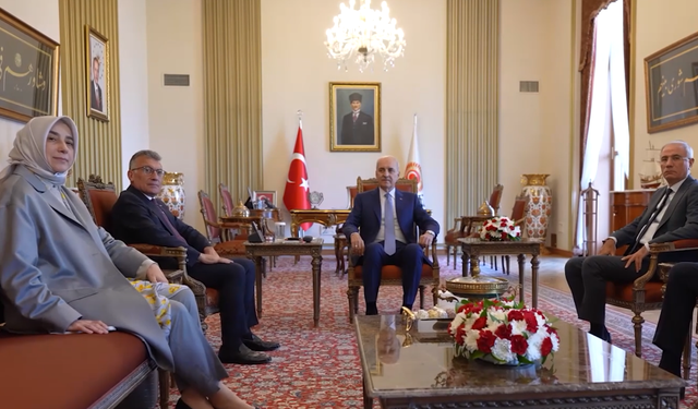 TBMM'de Kritik Zirve: Meclis Başkanı Kurtulmuş Siyasi Partilerle Bir Araya Geldi