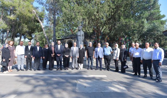 AK Parti Heyetinden Elif Ana Türbesi'ne Muharrem Ayı Ziyareti