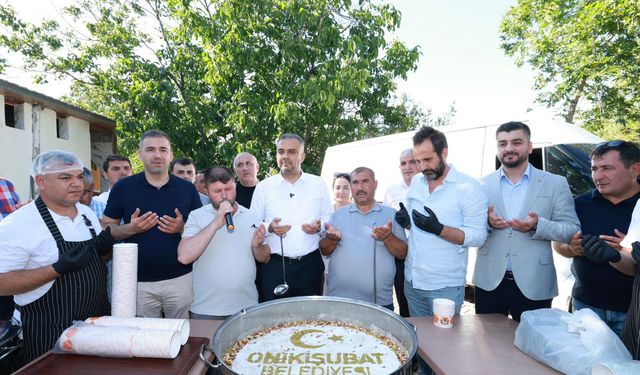 Onikişubat Belediyesi'nin Geleneksel Aşure İkramı Dönüklü'de Gerçekleştirildi