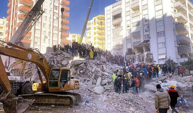Depremde 41 Kişinin Yaşamını Yitirdiği Pınar Apartmanı Davasında Yeni Duruşma