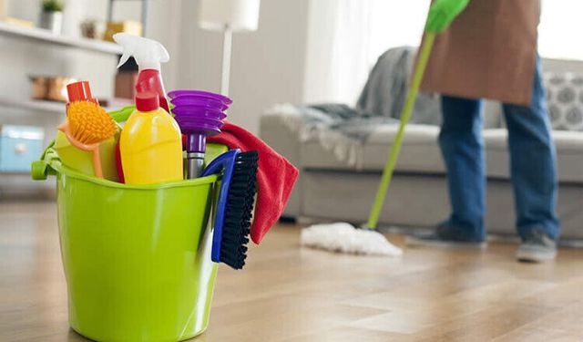 Gündelik Temizlikçi Ücretleri Rekor Kırdı! Ev Temizliği Artık Cep Yakıyor
