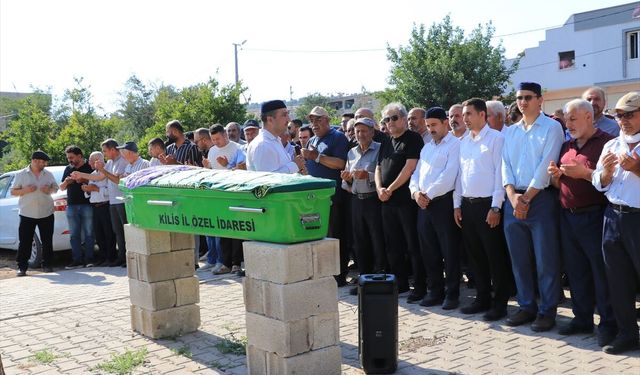 Kilis'te eşi tarafından öldürülen kadın son yolculuğuna uğurlandı