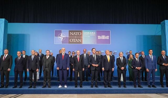 NATO Liderleri Ankara’da Aile Fotoğrafında Buluştu: Zirvenin İlk Karesi Verildi