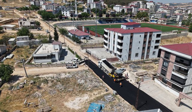 Pazarcık’ta Asfalt Mesaisi Sürüyor: Sırada Ahmet Bozdağ Mahallesi Var