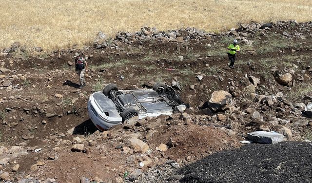 Şanlıurfa'da devrilen otomobildeki 4 kişi yaralandı
