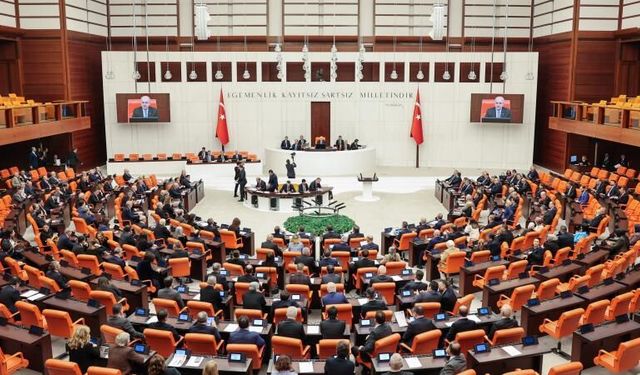 AK Parti'den En Düşük Emekli Aylığı İçin Kanun Teklifi