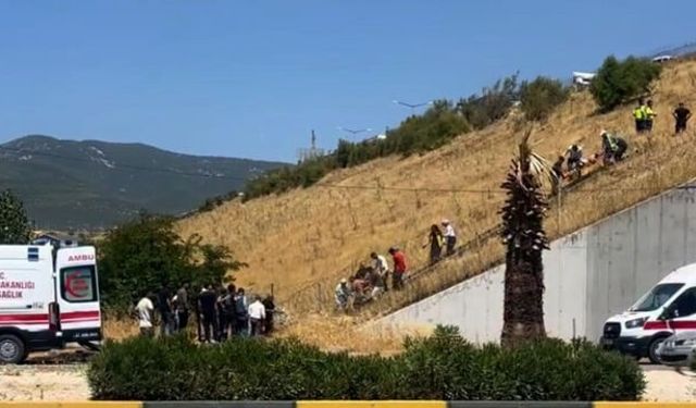 Gaziantep'te zincirleme trafik kazasında 2 kişi öldü, 3 kişi ağır yaralandı