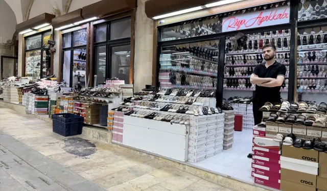 Depremin İzleri Siliniyor: Tarihi Dokusu Korunan Ayakkabıcılar Çarşısı Esnafı Sevindirdi