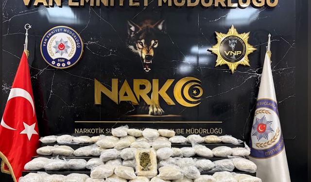 Van'da 48 kilo 120 gram esrar ve 1200 litre kaçak akaryakıt ele geçirildi